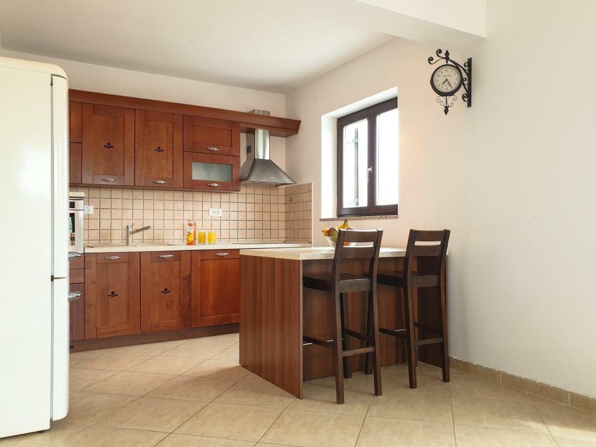 Apartment Oliva Yourcroatiaholiday Premantura Exteriör bild